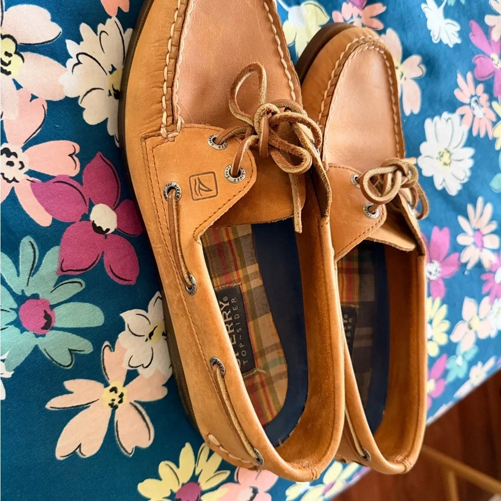 Sperry’s Light Brown Boat Shoes - Picture 2 of 2